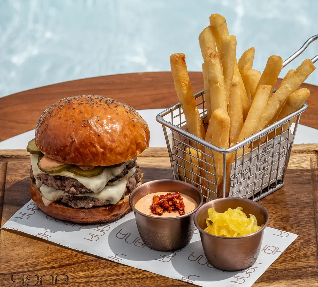 yona cheeseburger